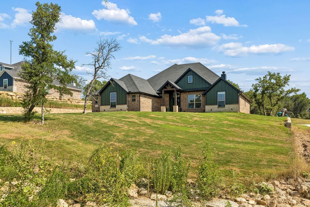 2013 Bedford Court, Weatherford, TX 76088