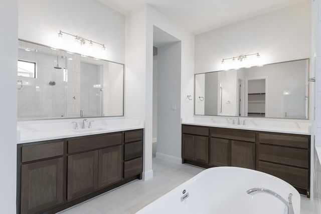 366 Crosswater LN, Dripping Springs, TX 78620