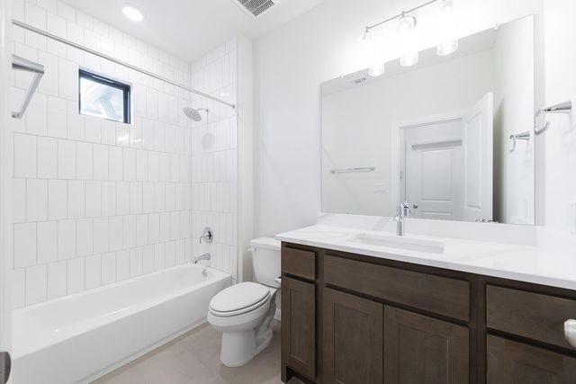 366 Crosswater LN, Dripping Springs, TX 78620