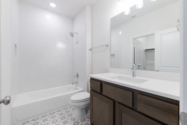 366 Crosswater LN, Dripping Springs, TX 78620