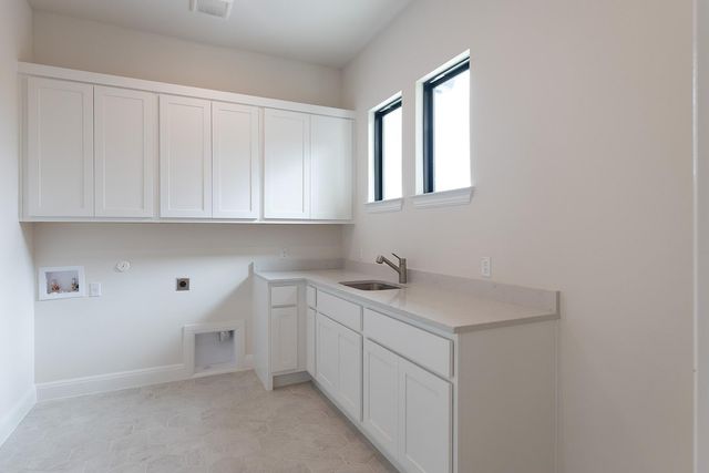 366 Crosswater LN, Dripping Springs, TX 78620