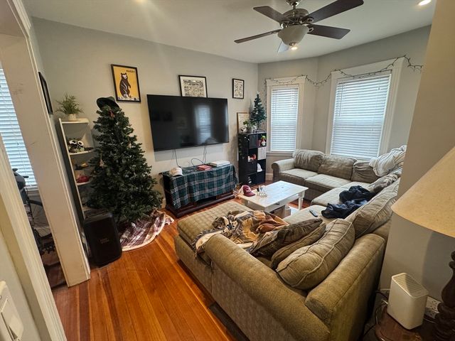 26 Roseclair 1, Boston, MA 02125