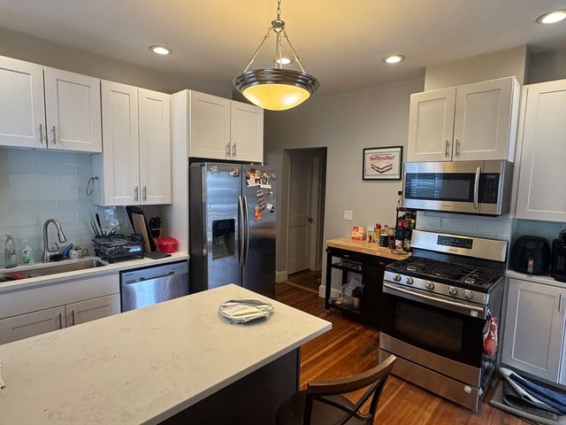 26 Roseclair 1, Boston, MA 02125