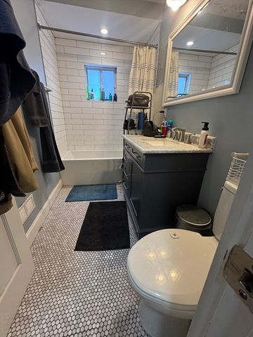 26 Roseclair 1, Boston, MA 02125