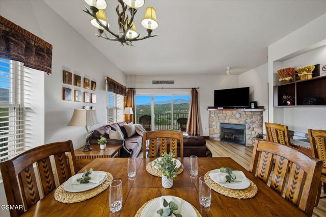 410 Big Bear Way, Pigeon Forge, TN 37863