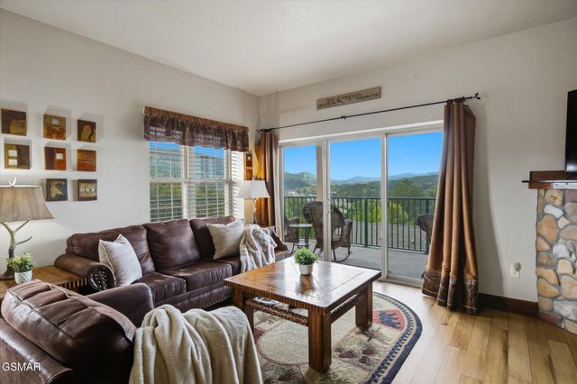 410 Big Bear Way, Pigeon Forge, TN 37863