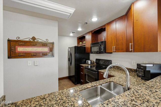 410 Big Bear Way, Pigeon Forge, TN 37863