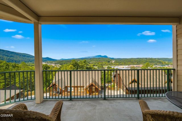 410 Big Bear Way, Pigeon Forge, TN 37863