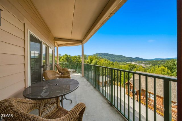410 Big Bear Way, Pigeon Forge, TN 37863