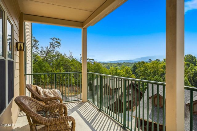 410 Big Bear Way, Pigeon Forge, TN 37863