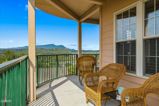410 Big Bear Way, Pigeon Forge, TN 37863