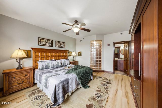 410 Big Bear Way, Pigeon Forge, TN 37863