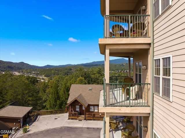 410 Big Bear Way, Pigeon Forge, TN 37863