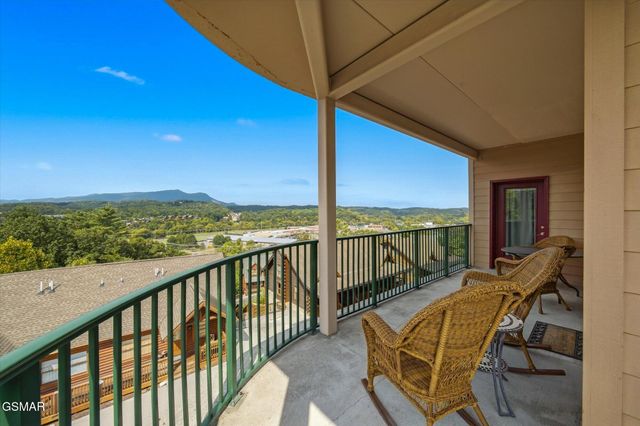 410 Big Bear Way, Pigeon Forge, TN 37863