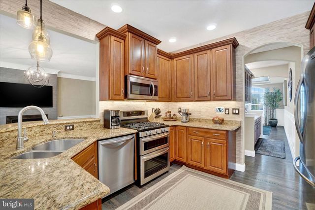 2773 MEADOW CROSS WAY, York, PA 17402