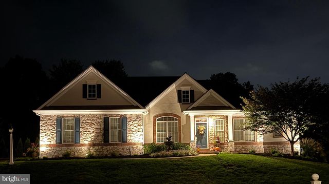 2773 MEADOW CROSS WAY, York, PA 17402