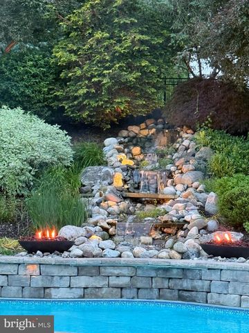 2773 MEADOW CROSS WAY, York, PA 17402