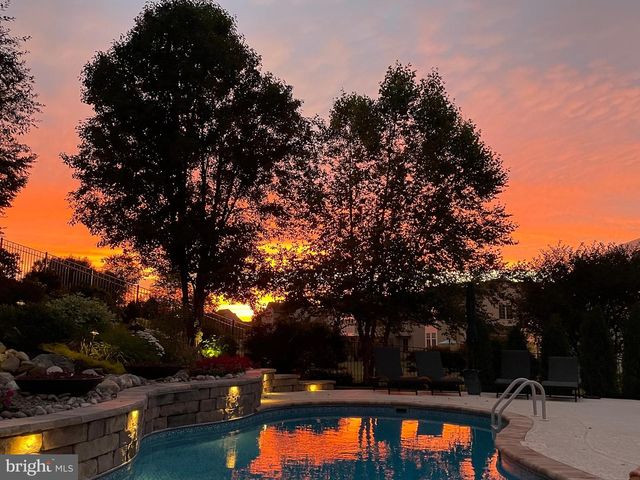 2773 MEADOW CROSS WAY, York, PA 17402