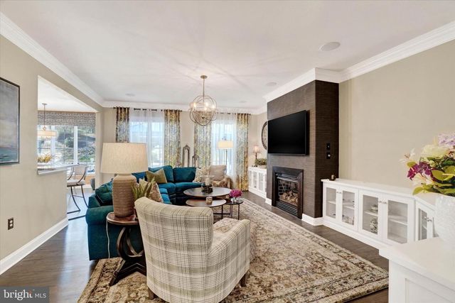 2773 MEADOW CROSS WAY, York, PA 17402