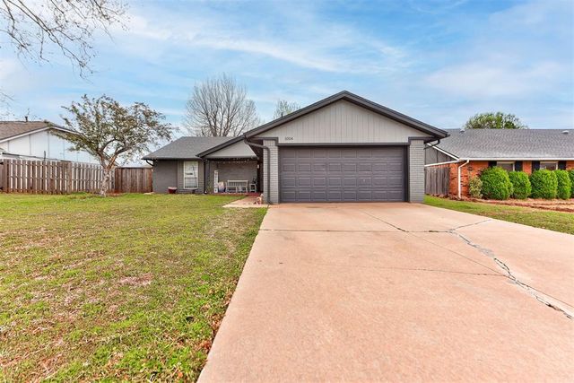 1004 S Neptune Road, Edmond, OK 73003