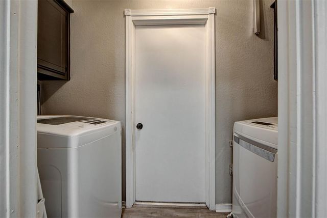 1004 S Neptune Road, Edmond, OK 73003