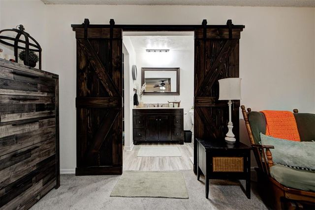 1004 S Neptune Road, Edmond, OK 73003