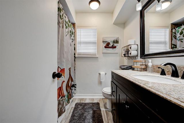 1004 S Neptune Road, Edmond, OK 73003