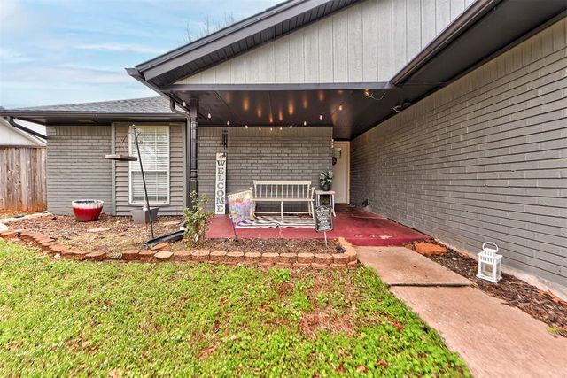 1004 S Neptune Road, Edmond, OK 73003