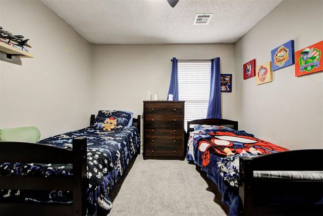 1004 S Neptune Road, Edmond, OK 73003