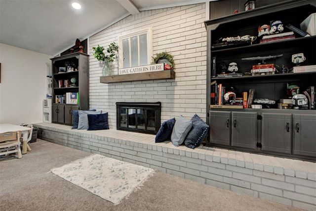 1004 S Neptune Road, Edmond, OK 73003