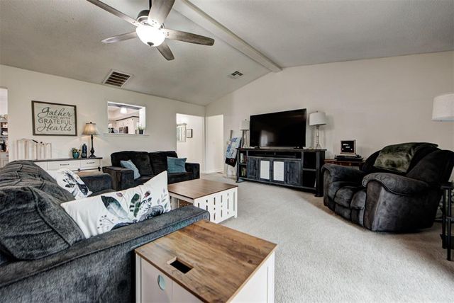 1004 S Neptune Road, Edmond, OK 73003