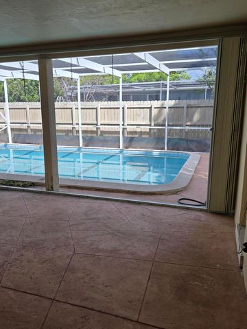 3948 NW 39 Avenue, Lauderdale Lakes, FL 33309