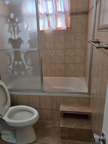 3948 NW 39 Avenue, Lauderdale Lakes, FL 33309