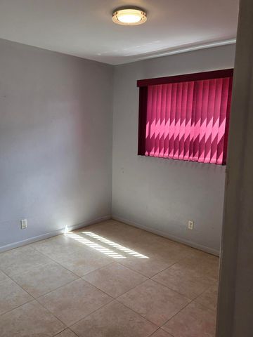 3948 NW 39 Avenue, Lauderdale Lakes, FL 33309