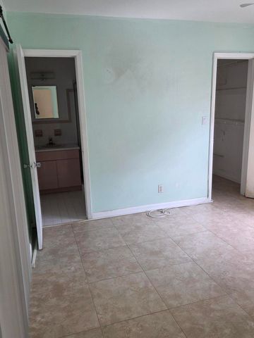 3948 NW 39 Avenue, Lauderdale Lakes, FL 33309