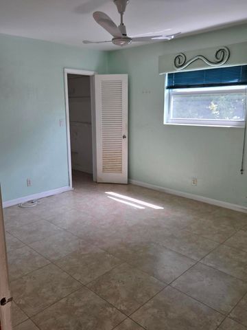 3948 NW 39 Avenue, Lauderdale Lakes, FL 33309