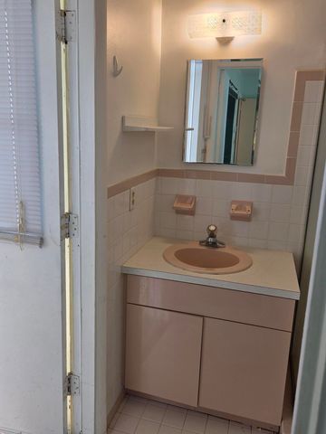 3948 NW 39 Avenue, Lauderdale Lakes, FL 33309