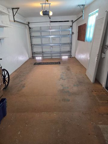 3948 NW 39 Avenue, Lauderdale Lakes, FL 33309