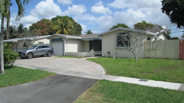 3948 NW 39 Avenue, Lauderdale Lakes, FL 33309
