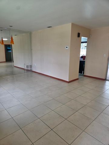 3948 NW 39 Avenue, Lauderdale Lakes, FL 33309