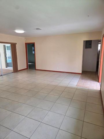 3948 NW 39 Avenue, Lauderdale Lakes, FL 33309