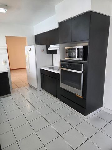 3948 NW 39 Avenue, Lauderdale Lakes, FL 33309