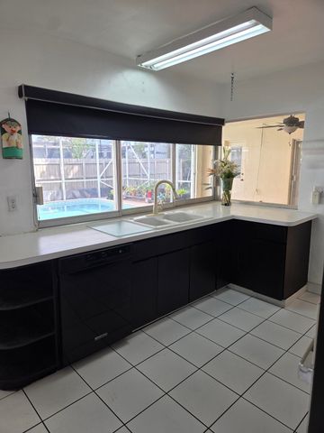 3948 NW 39 Avenue, Lauderdale Lakes, FL 33309