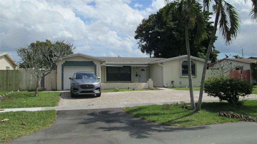 3948 NW 39 Avenue, Lauderdale Lakes, FL 33309