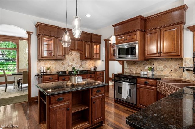 1920 Stockbridge Road, Akron, OH 44313