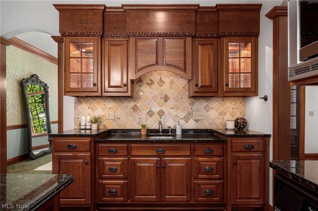 1920 Stockbridge Road, Akron, OH 44313