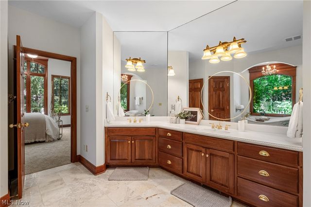 1920 Stockbridge Road, Akron, OH 44313