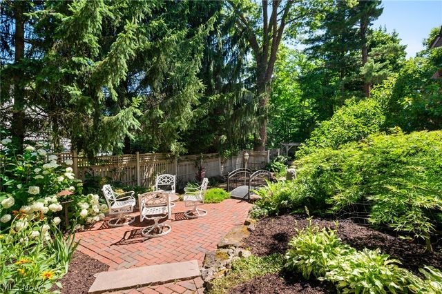 1920 Stockbridge Road, Akron, OH 44313