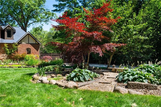 1920 Stockbridge Road, Akron, OH 44313
