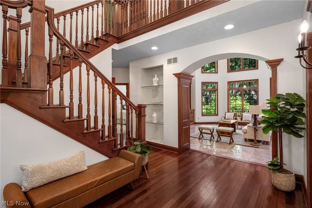 1920 Stockbridge Road, Akron, OH 44313
